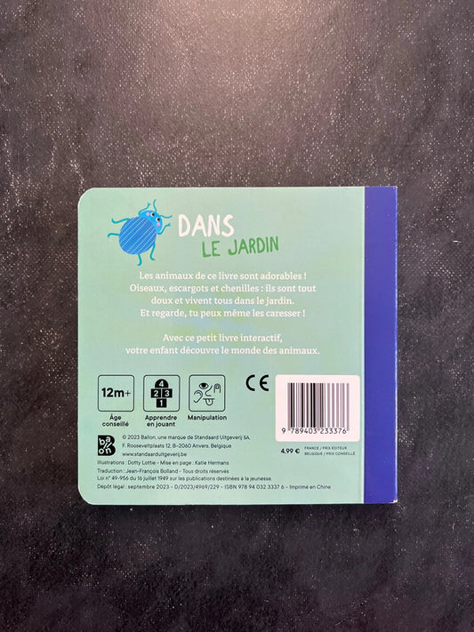 Livre cartonné - dans le jardin