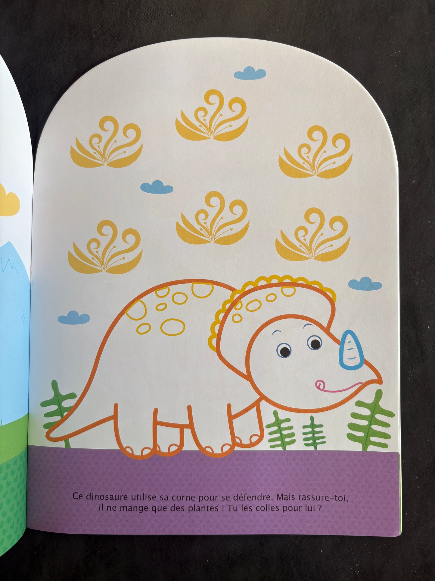 Coller et colorier - bonjour, petit dinosaure !