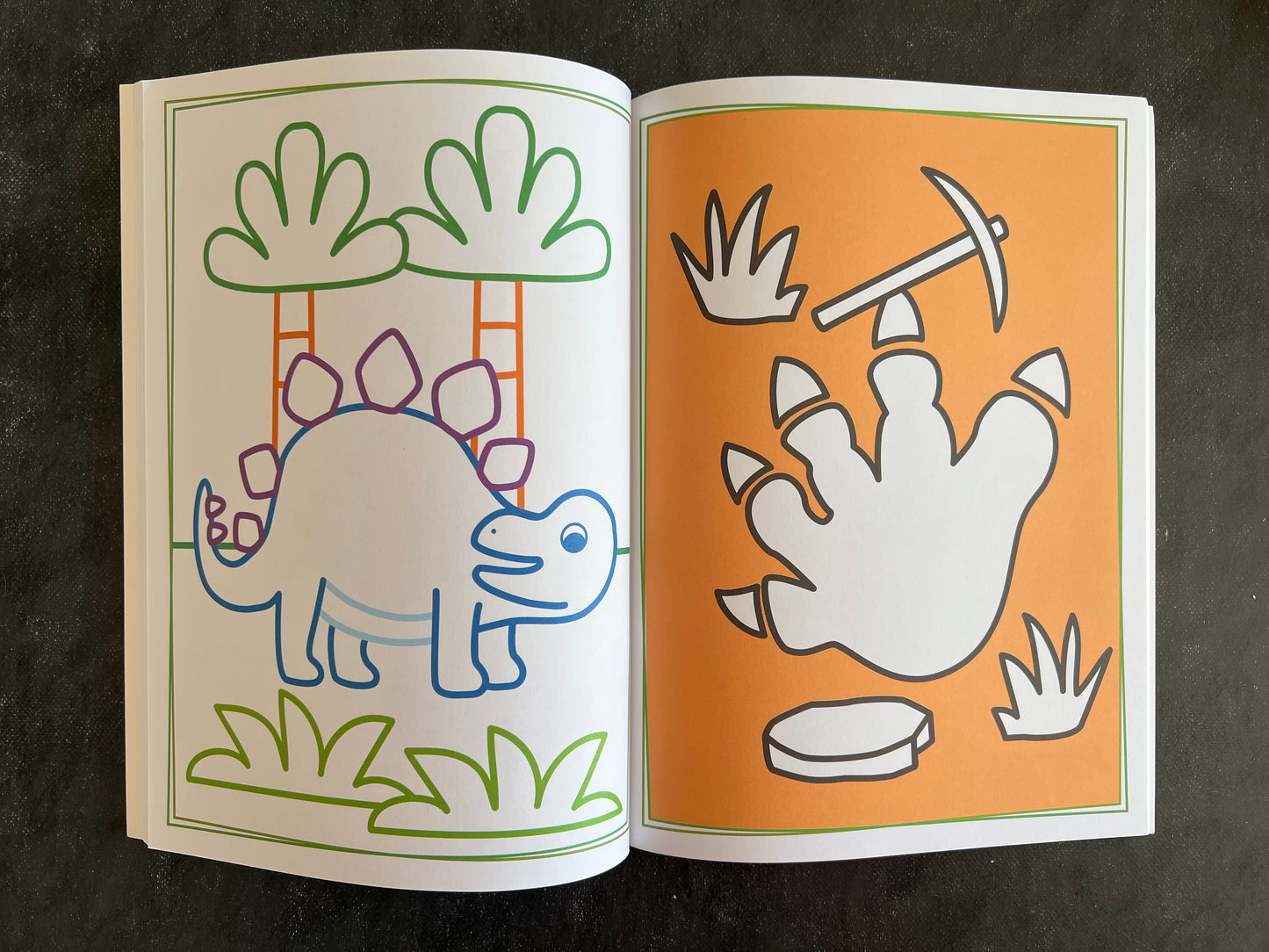 Mon grand livre à colorier - les dinosaures