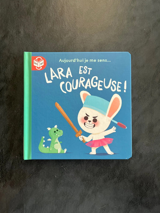 Livre tourne moi - Lara est effrayée !