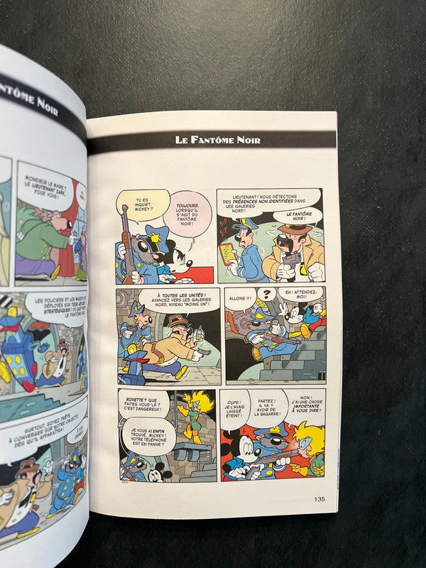 Mickey parade géant - Mickey contre l’armée du fantôme noir