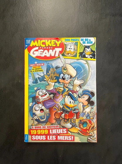 Mickey parade géant - à bord du nautilus