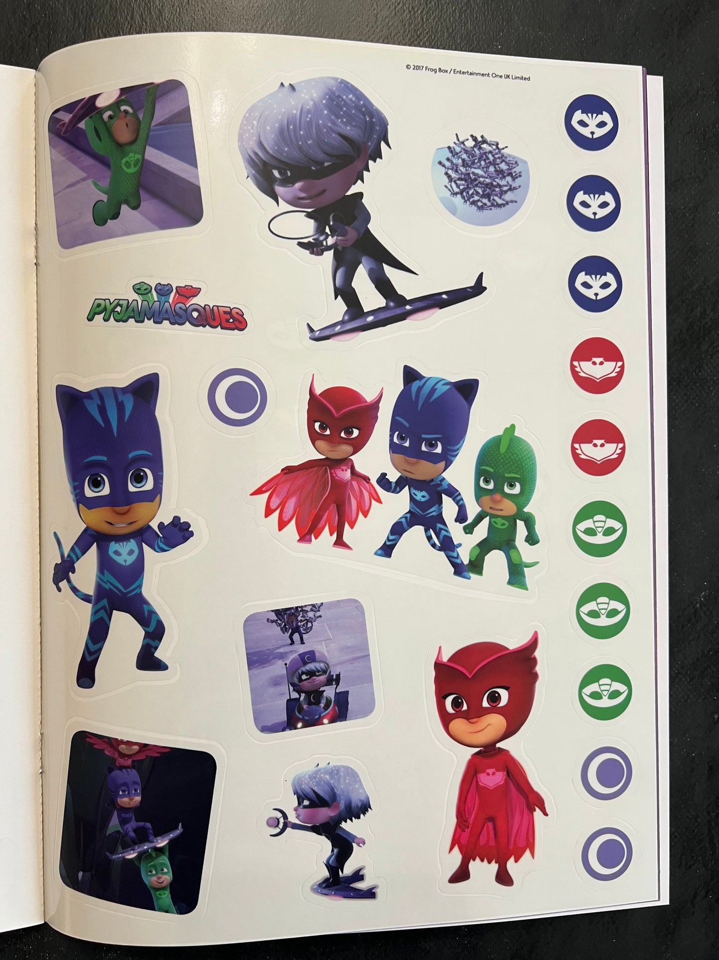 Livre d'autocollants - pyjamasques