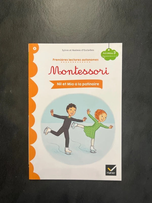 Premières lectures montessori - Nil et Mia à la patinoire