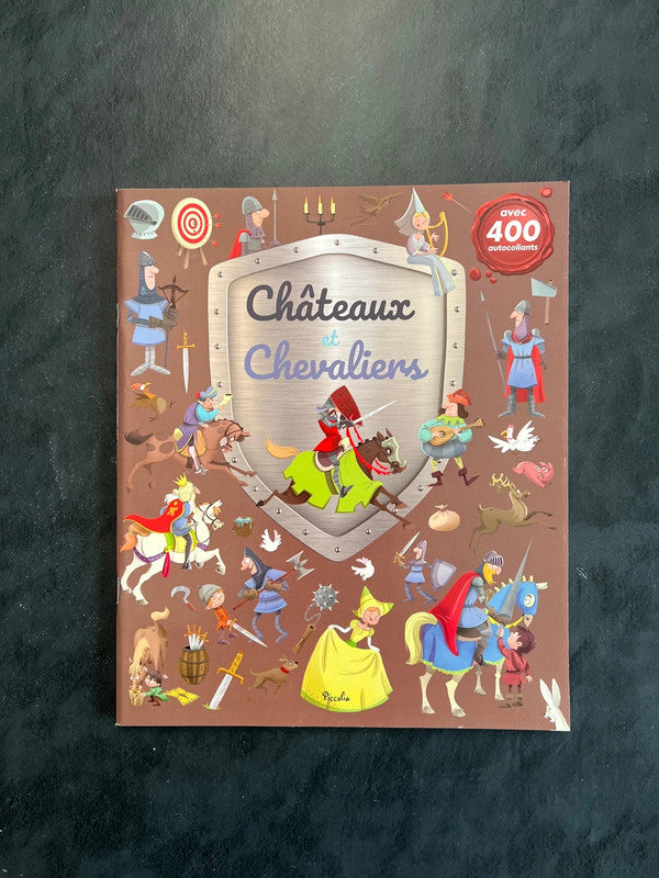 Livre autocollants - châteaux et chevaliers