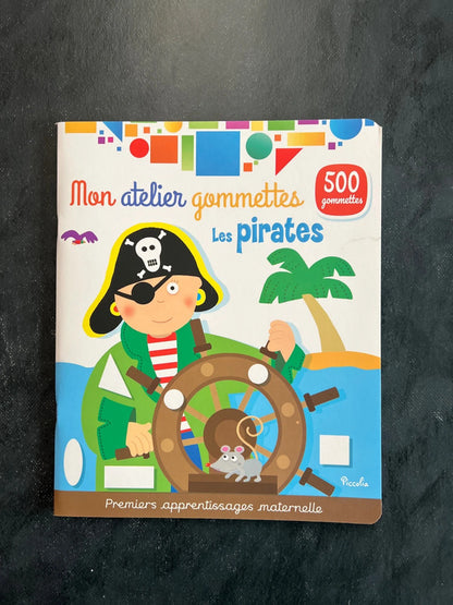 Mon atelier de gommettes - les pirates