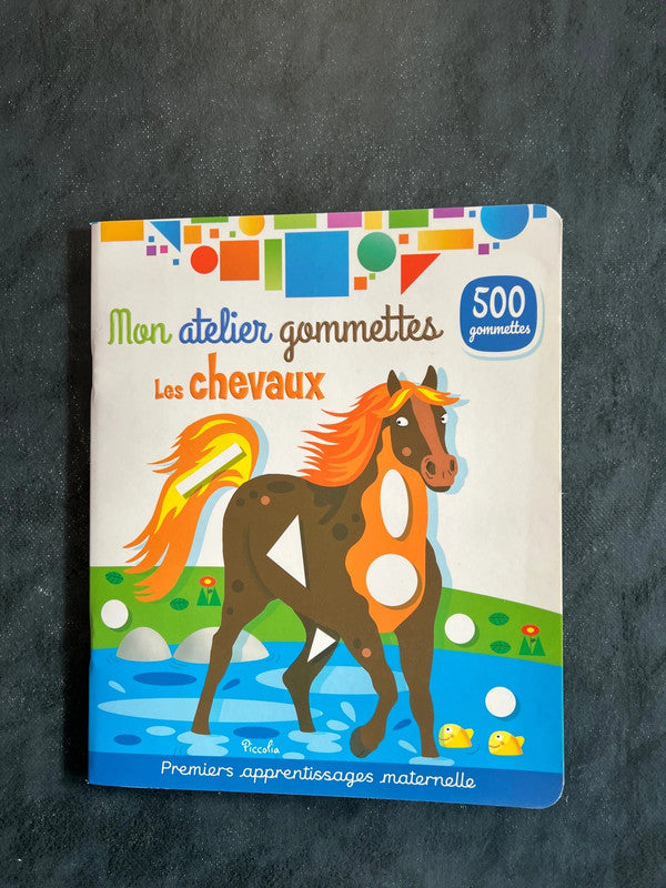 Mon atelier de gommettes - les chevaux