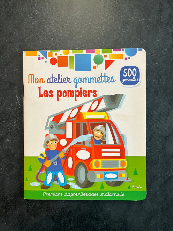 Mon atelier de gommettes - les pompiers