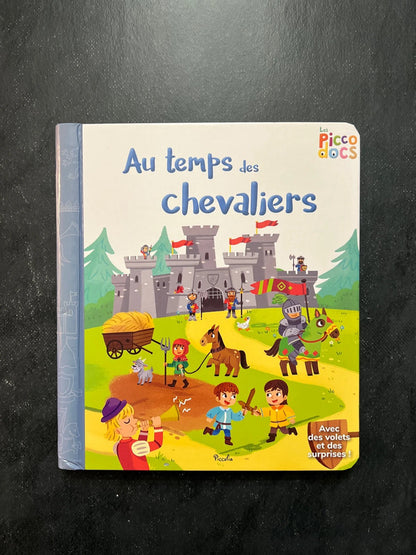 Livre à volets - au temps des chevaliers