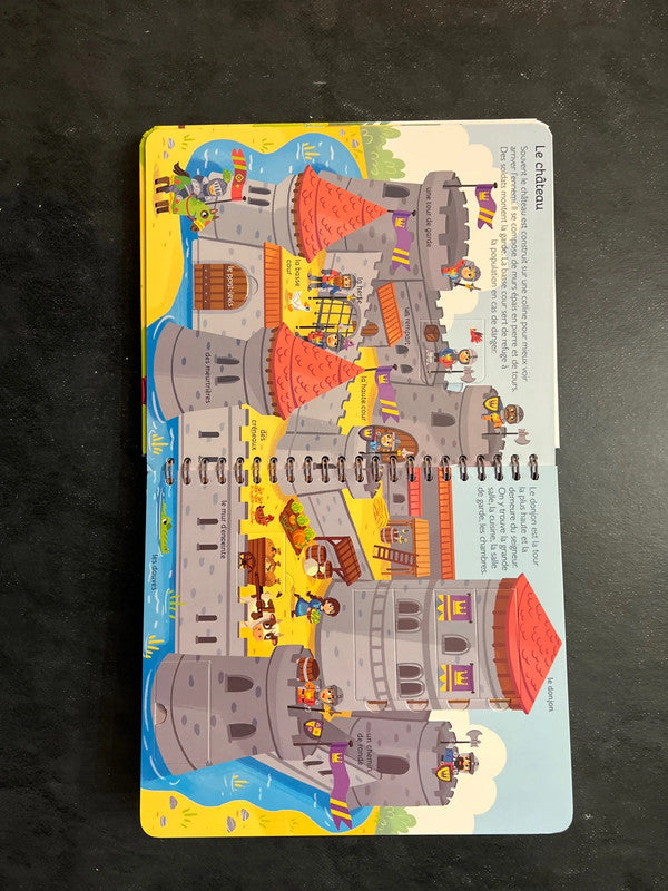 Livre à volets - au temps des chevaliers