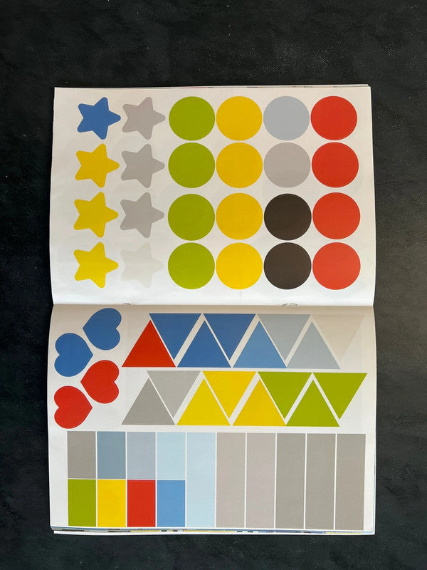 Livre de gommettes - les voitures de course