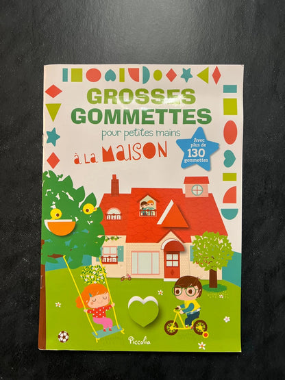 Livre de gommettes - à la maison