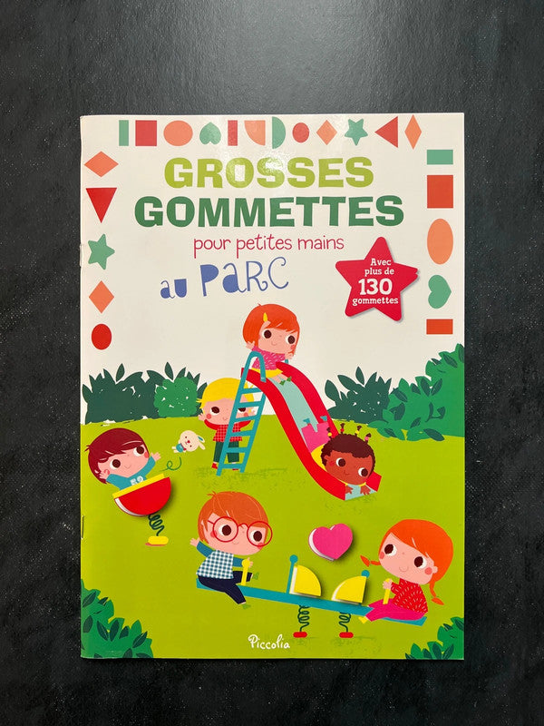 Livre de gommettes - au parc