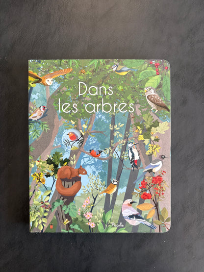 Livre cartonné - dans les arbres