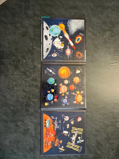 Livre puzzles magnétiques - l’espace