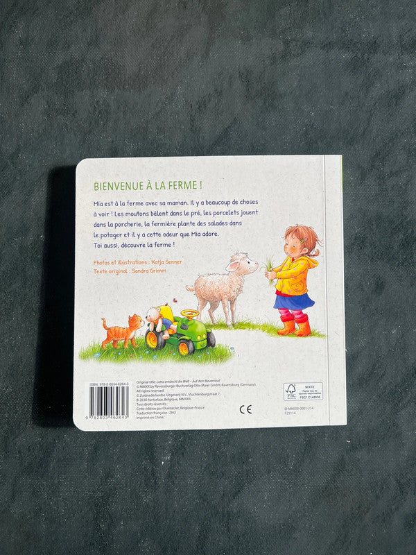 Mia découvre le monde - à la ferme