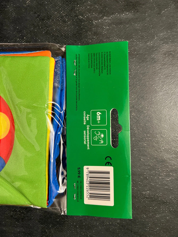 Livre en tissu - mon univers