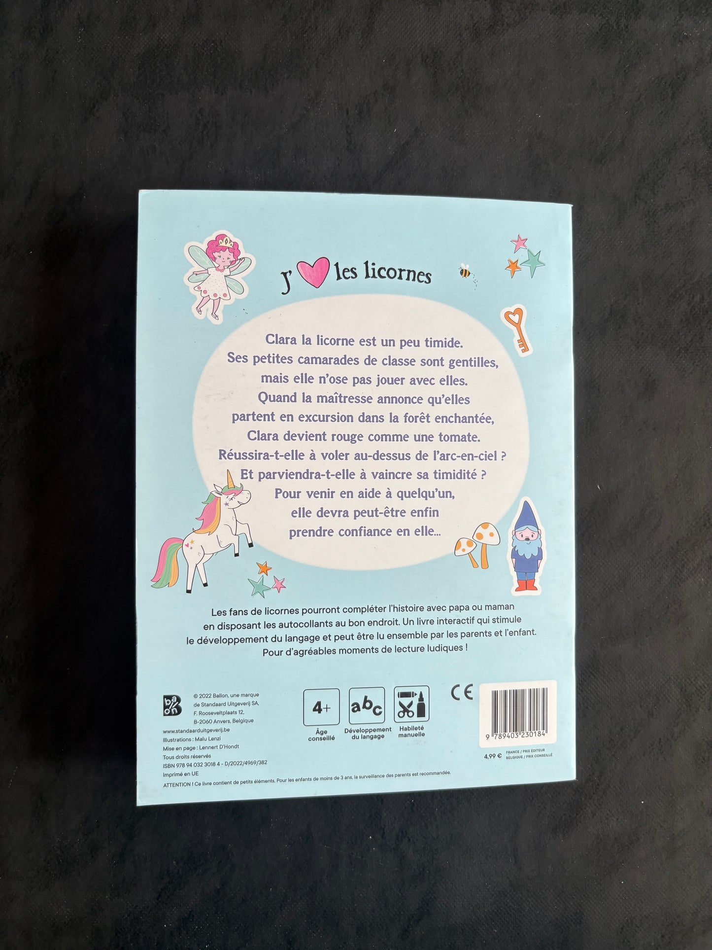 Livre d'autocollants - la licorne timide