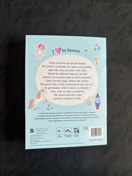 Livre d'autocollants - la licorne timide