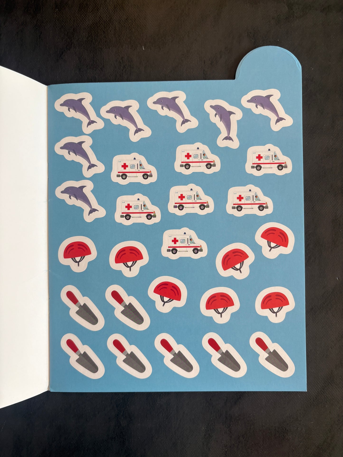 Mes 100 premiers autocollants - les véhicules