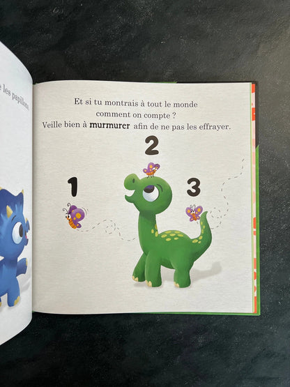 Il y a un dinosaure dans ce livre
