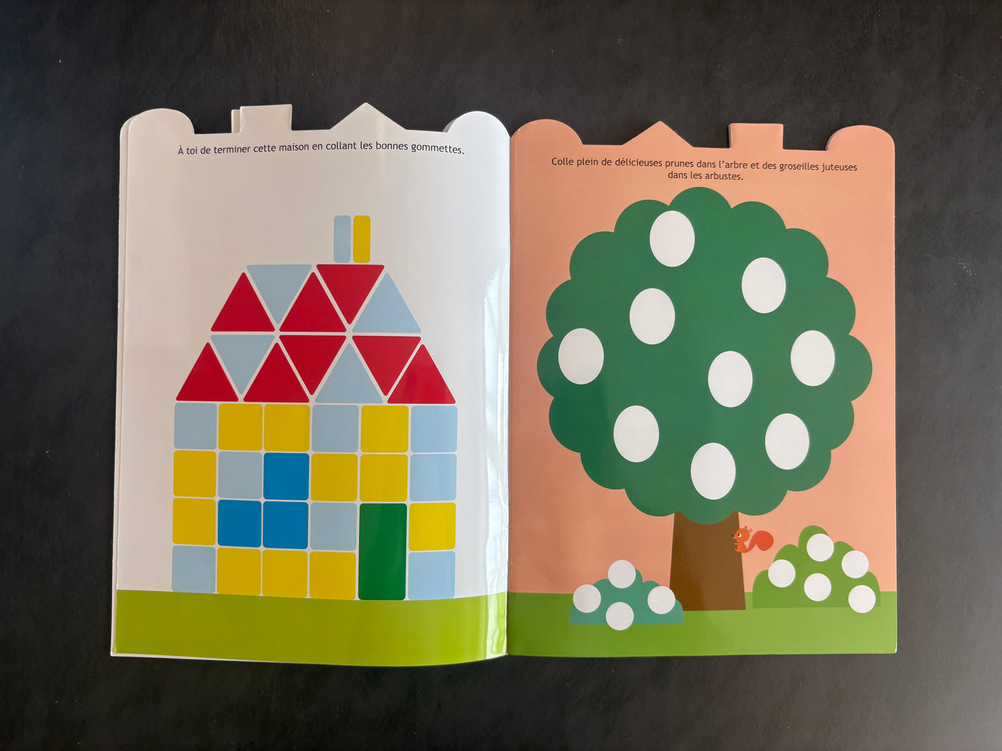 Gommettes en folie - dinosaures