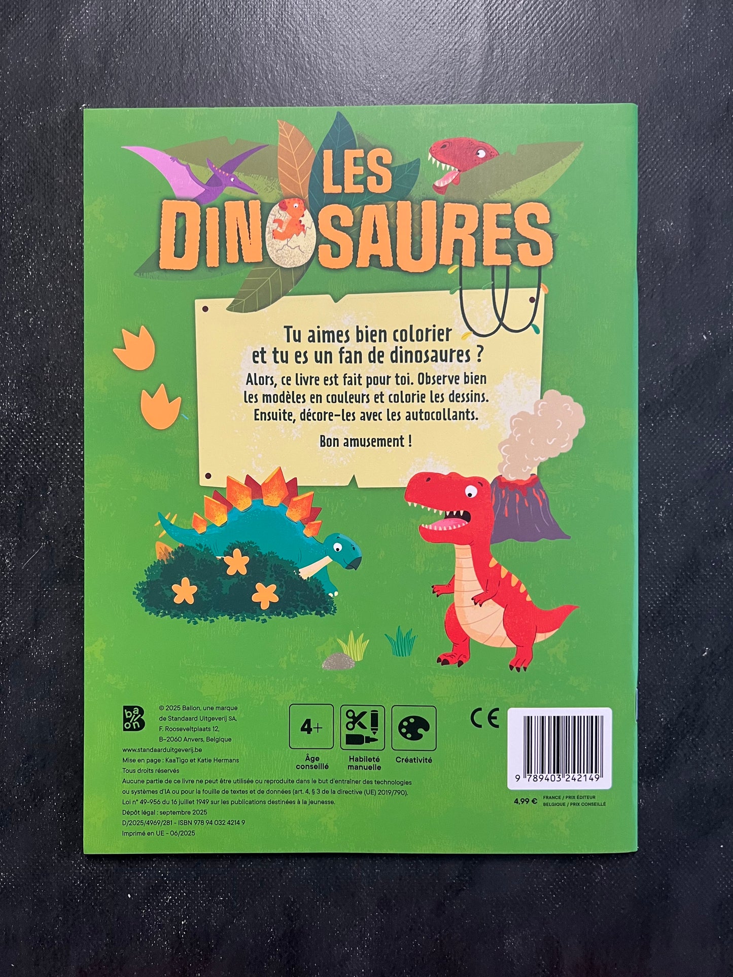 Je colorie et je colle - les dinosaures