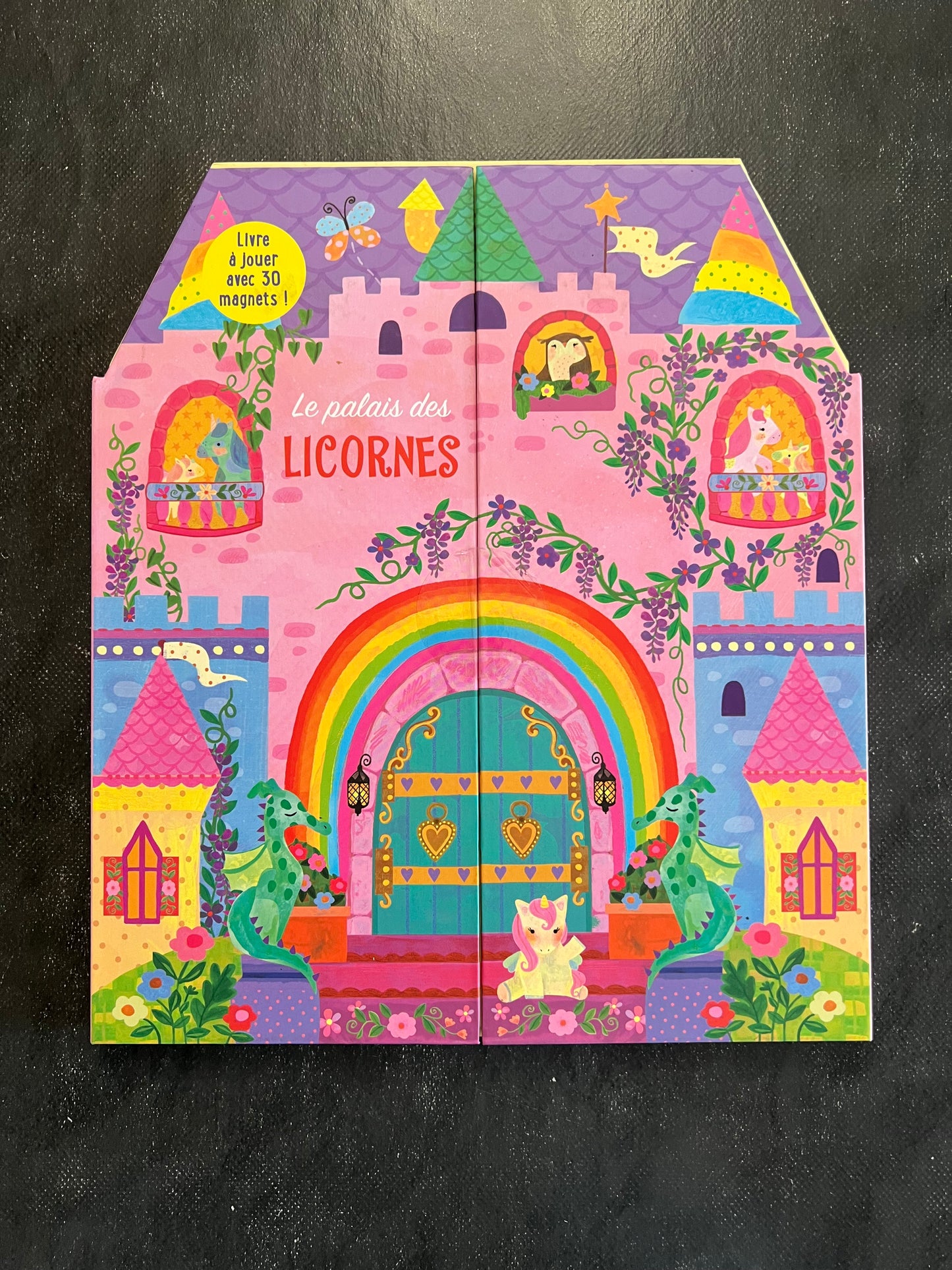 Livre à jouer avec des magnets - le palais des licornes