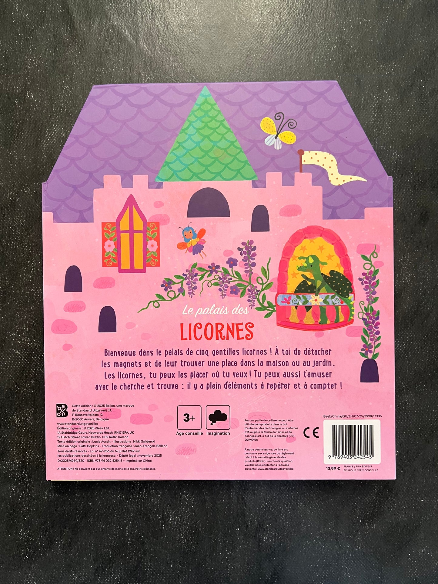 Livre à jouer avec des magnets - le palais des licornes