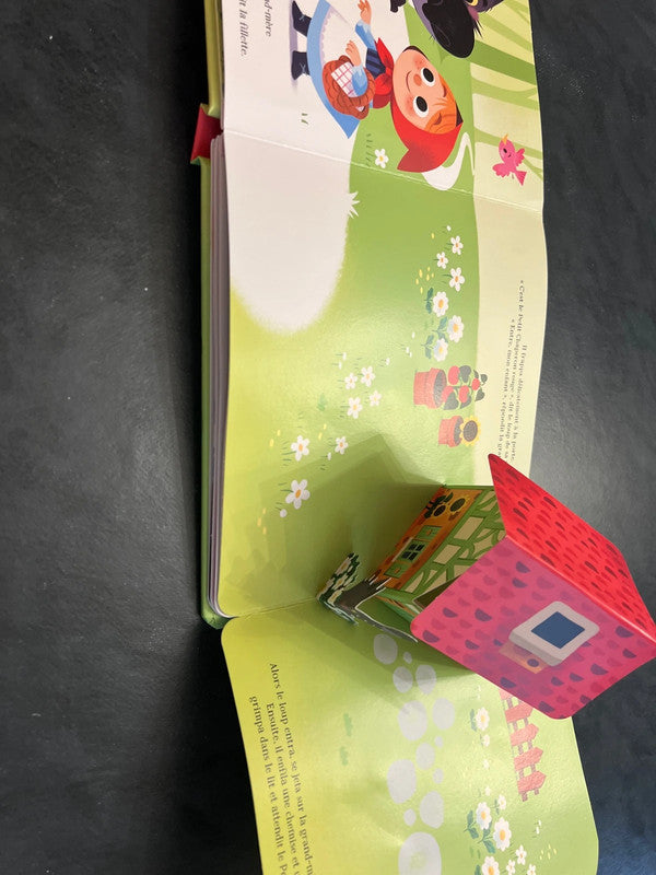 Livre en relief - le petit chaperon rouge