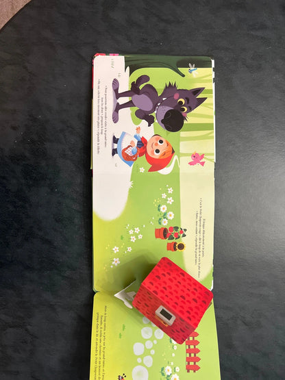 Livre en relief - le petit chaperon rouge